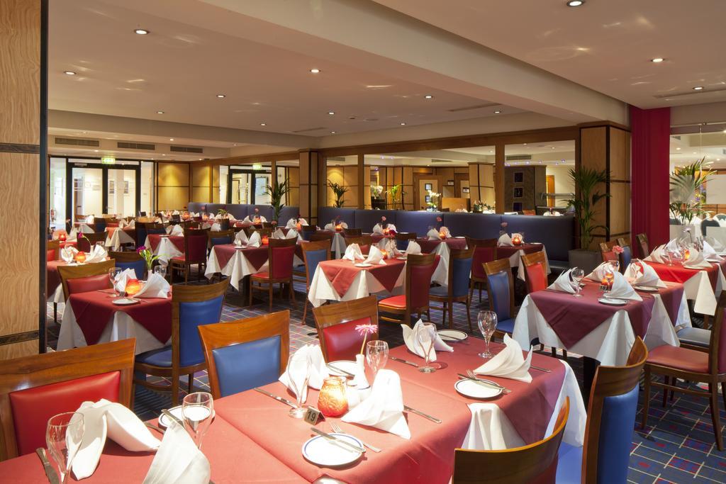 Grange Bracknell Hotel Exterior foto
