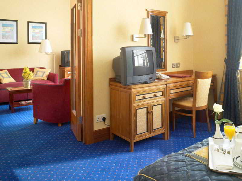 Grange Bracknell Hotel Exterior foto