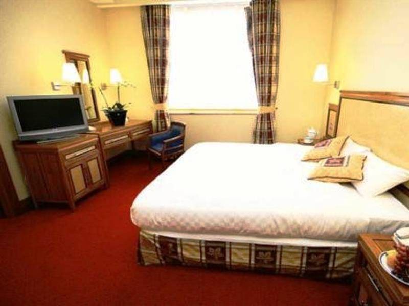 Grange Bracknell Hotel Exterior foto